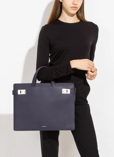 Чанта тип куфарче 'Gancini' Ferragamo — снимка 4