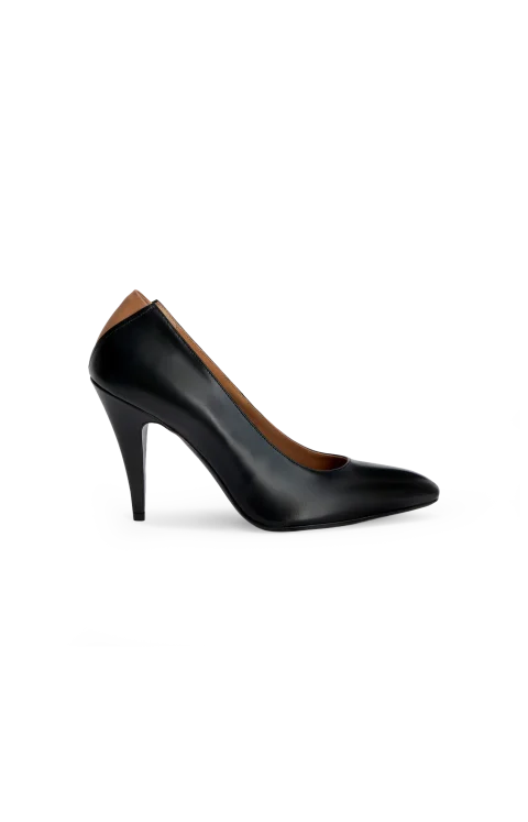 Alma Pumps in Black