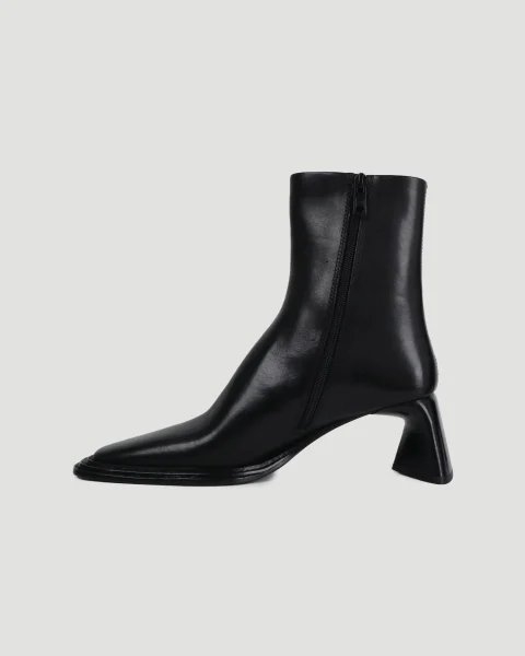 Ankle Boots in Leather — снимка 2