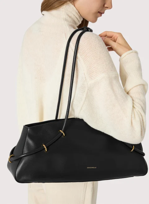 Кожена чанта Coccinelle Lizzie Noir — снимка 5