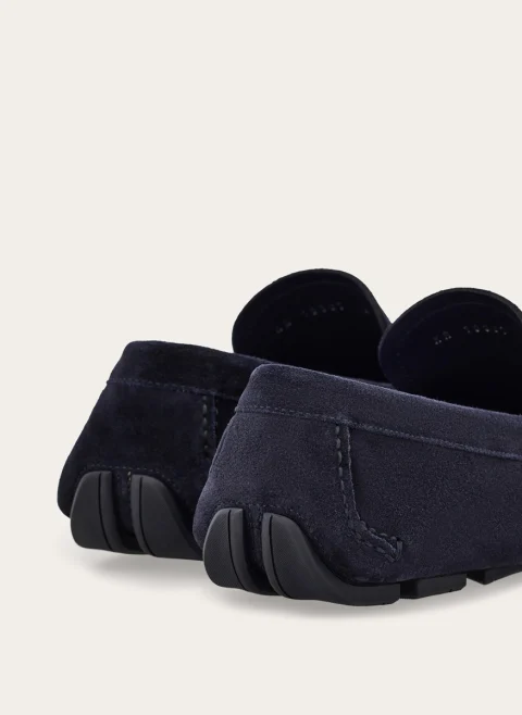 Велурени мокасини с орнамент 'Gancini' Ferragamo — снимка 4