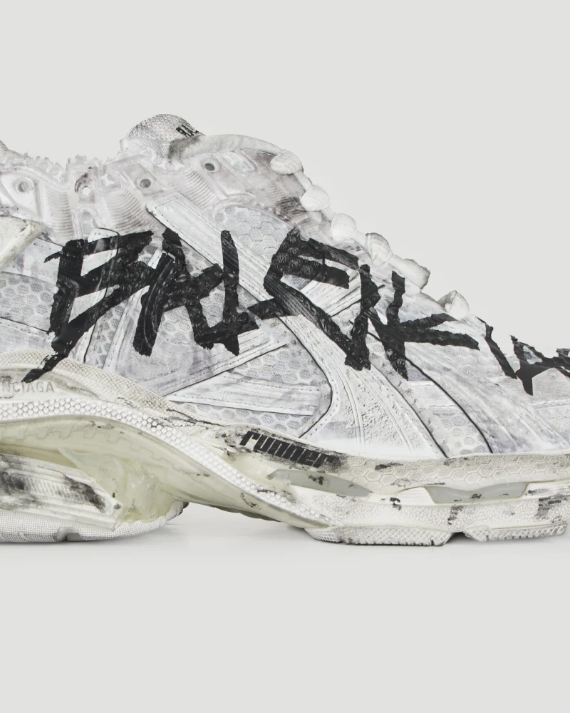 Runner Graffiti Sneaker in White — снимка 3