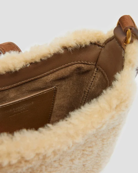 Le 5 À 7 Vertical Bag in Beige Shearling — снимка 2