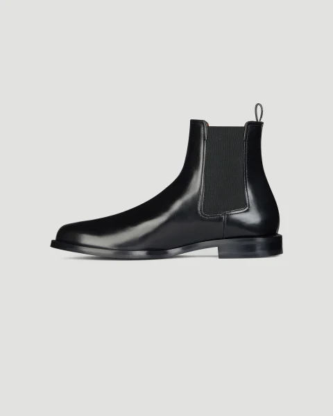Classic Chelsea Boots in Leather — снимка 4