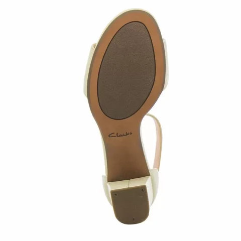 Дамски сандали на ток CLARKS – 26177448 DEVA MAE IVORY LEATHER — снимка 3