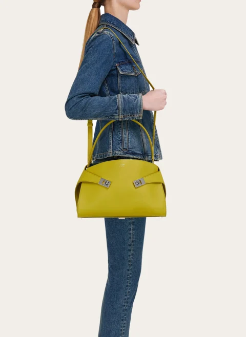 Чанта 'Hug Soft' Ferragamo — снимка 5
