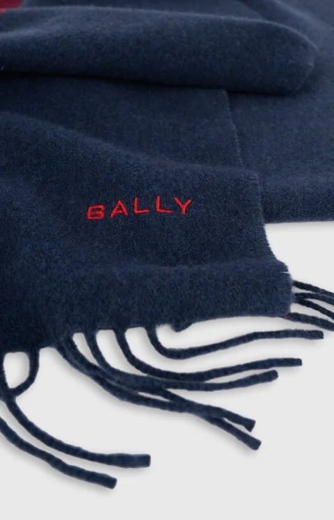 Вълнен шал с лого детайл — снимка 3