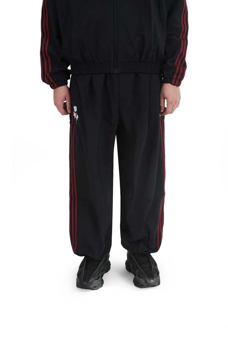 Chavarria Woven Track Pant in Black — снимка 2