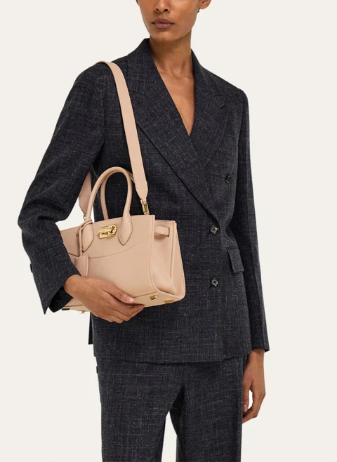 Чанта Studio soft Ferragamo (M) Dusty Pink — снимка 7