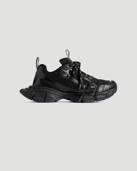 3XL Sneakers in All Black