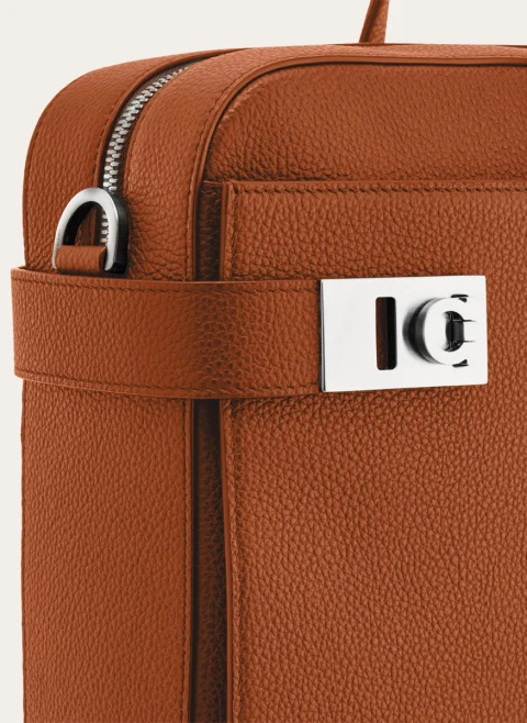 Чанта тип куфарче 'Hug' Ferragamo — снимка 5