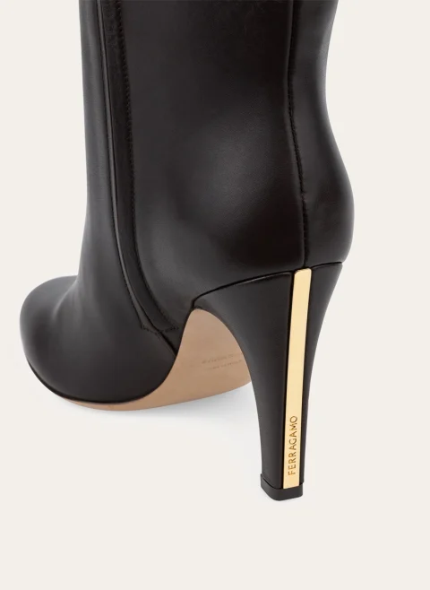 Високи кожени ботуши на ток Ferragamo — снимка 8