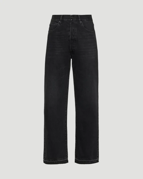 Straight-Leg Jeans in Black