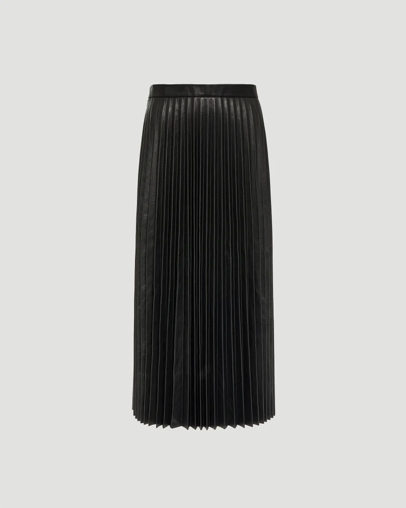 Pleated Skirt in Black