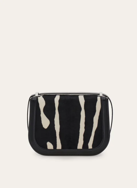 Чанта с 'furry texture' дизайн Ferragamo — снимка 3