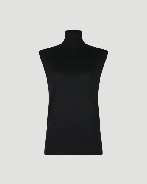 Sleeveless Fine Turtleneck in Black
