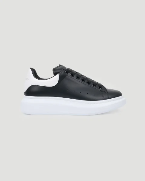 Oversized Sneakers in Black