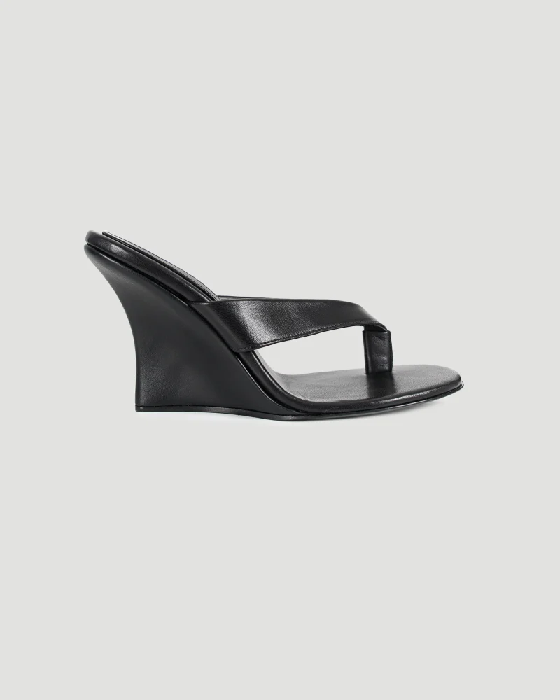 Leather Thong Wedges in Black