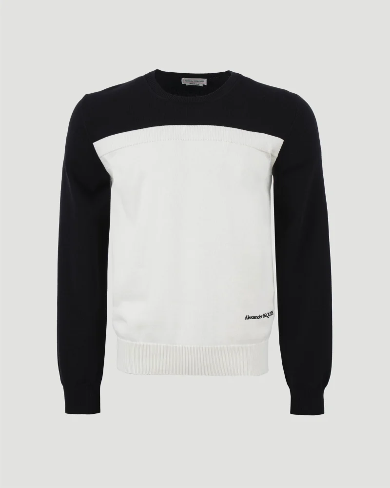 Pullover in Black and White