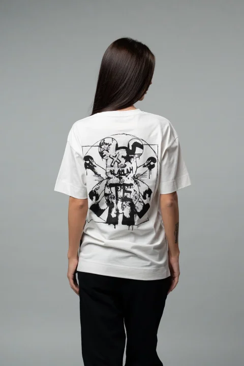 Бяла овърсайз тенискa Totally Bear Da Vinci