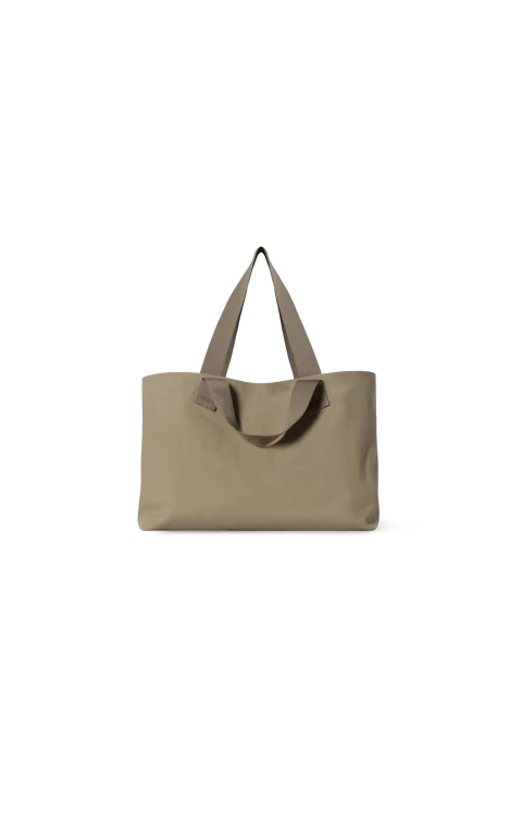 Medium Brian Tote Bag in Beige — снимка 4