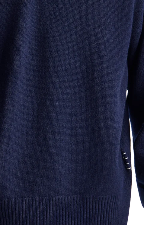 V-Neck Cashmere Jumper in Navy — снимка 3