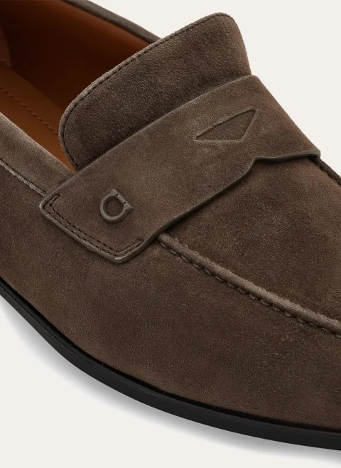 Велурени мокасини с детайл 'Gancini' Ferragamo — снимка 3