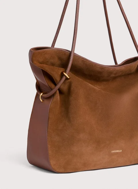 Велурена чанта Coccinelle Lizzie Medium, — снимка 3