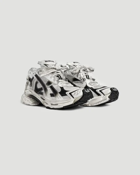 Runner Gradient Sneaker in White and Black — снимка 2