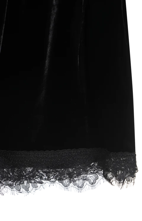 Lace-Trim Velvet Shorts in Black — снимка 2