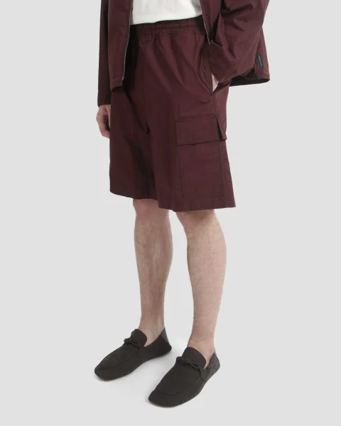 Resinated Cotton Cargo Shorts in Burgundy — снимка 2