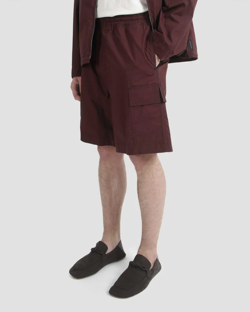Resinated Cotton Cargo Shorts in Burgundy — снимка 2